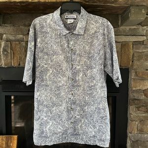 Men Columbia button up shirt (fish design) size m